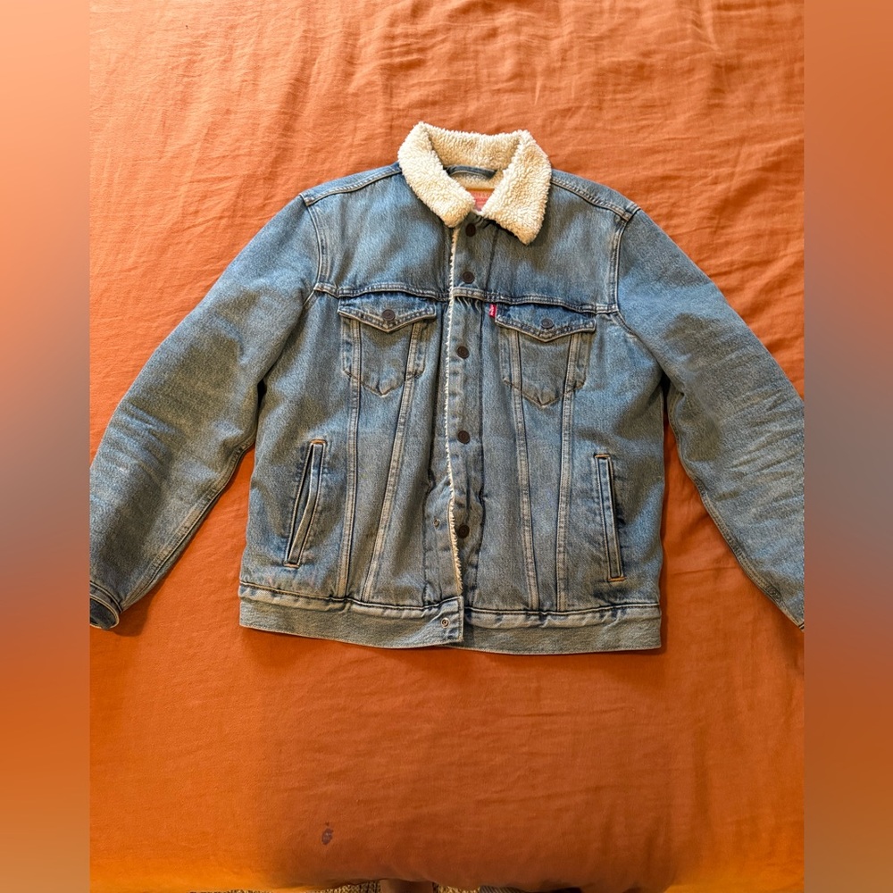Levi’s Jean Sherpa Jacket- M